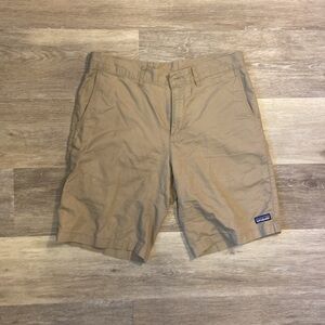 Patagonia mens 32’ waist Khaki shorts